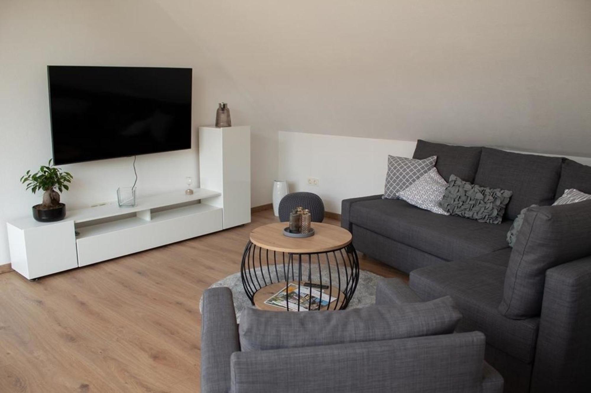 Ferienwohnung Kurz "Panoramablick" Вертхайм Екстериор снимка